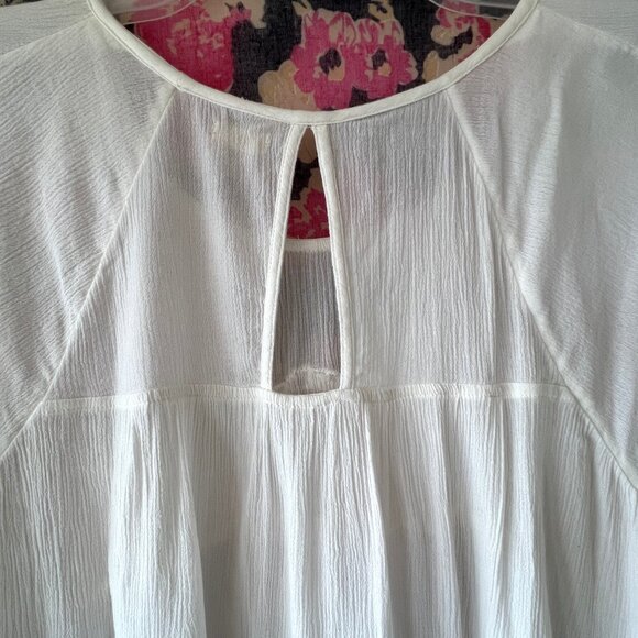 Hollister Peasant Romantic Cream Top, Key Hole Back, Sz. Large, Like New! - Picture 6 of 12